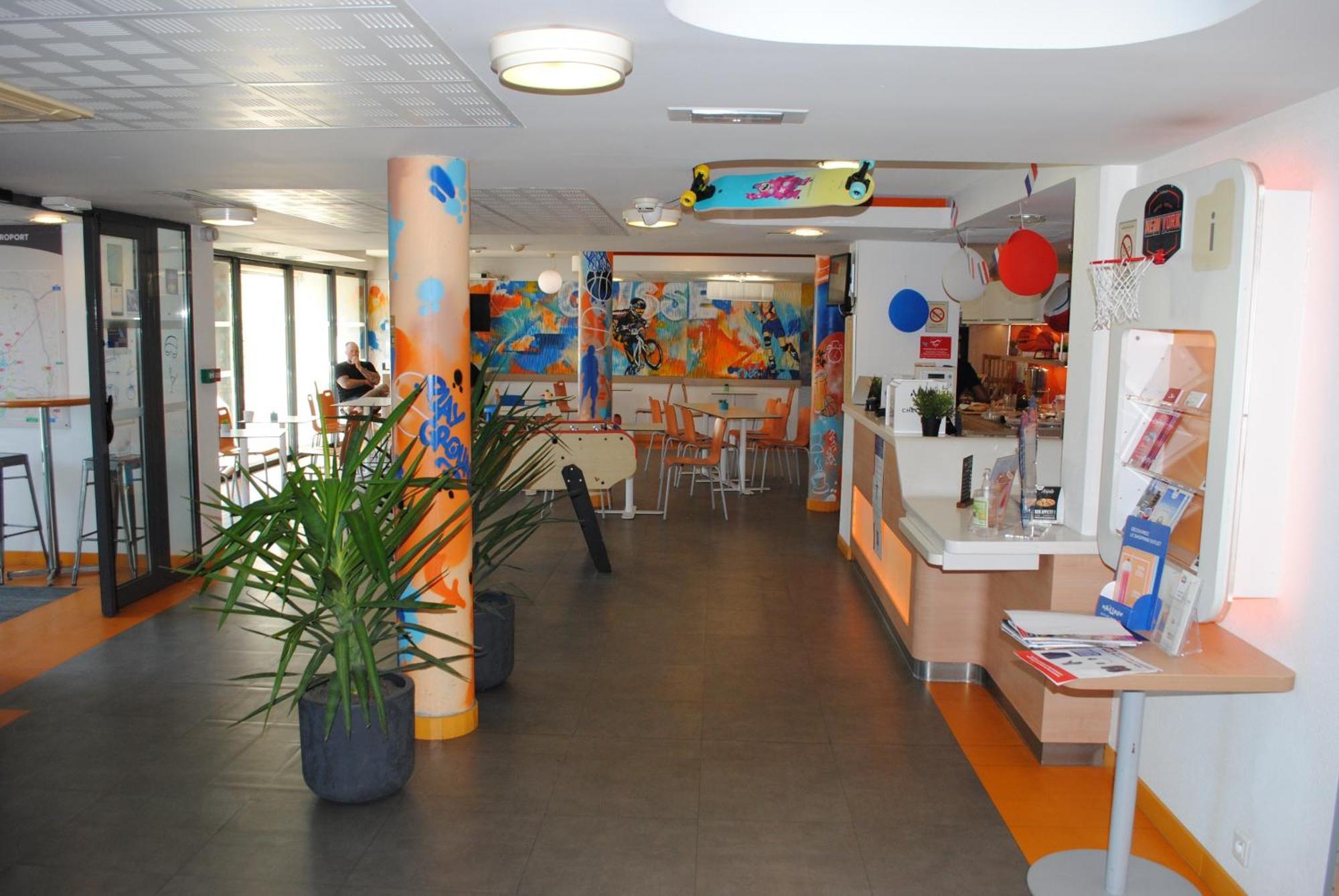 Ibis Budget Toulouse Aeroport Blagnac Exterior foto